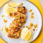 Stefano Faita Instagram – ✨Vous recevez en grand? Ça prend des petites bouchées! Que ce soit pour l’apéro ou en formule cocktail dînatoire, les canapés, amuse-bouche et autres finger food font la différence entre un simple repas et un party des Fêtes. De la bombette pugliesi aux canapés pizza au saumon fumé, on fait le tour de nos 10 meilleures bouchées dans notre blogue 💫

Lien dans la bio

✨Having a big party? You’ll need bite-sized appetizers! Whether for an aperitif or a cocktail buffet, canapés, amuse-bouches, and other finger foods make the difference between a simple meal and a full-on holiday party. From bombette pugliesi to smoked salmon pizza canapés, we review the 10 best bites on our blog💫

Link in bio

#stefanofaita #cocktaildinatoire #bouchées #apero
