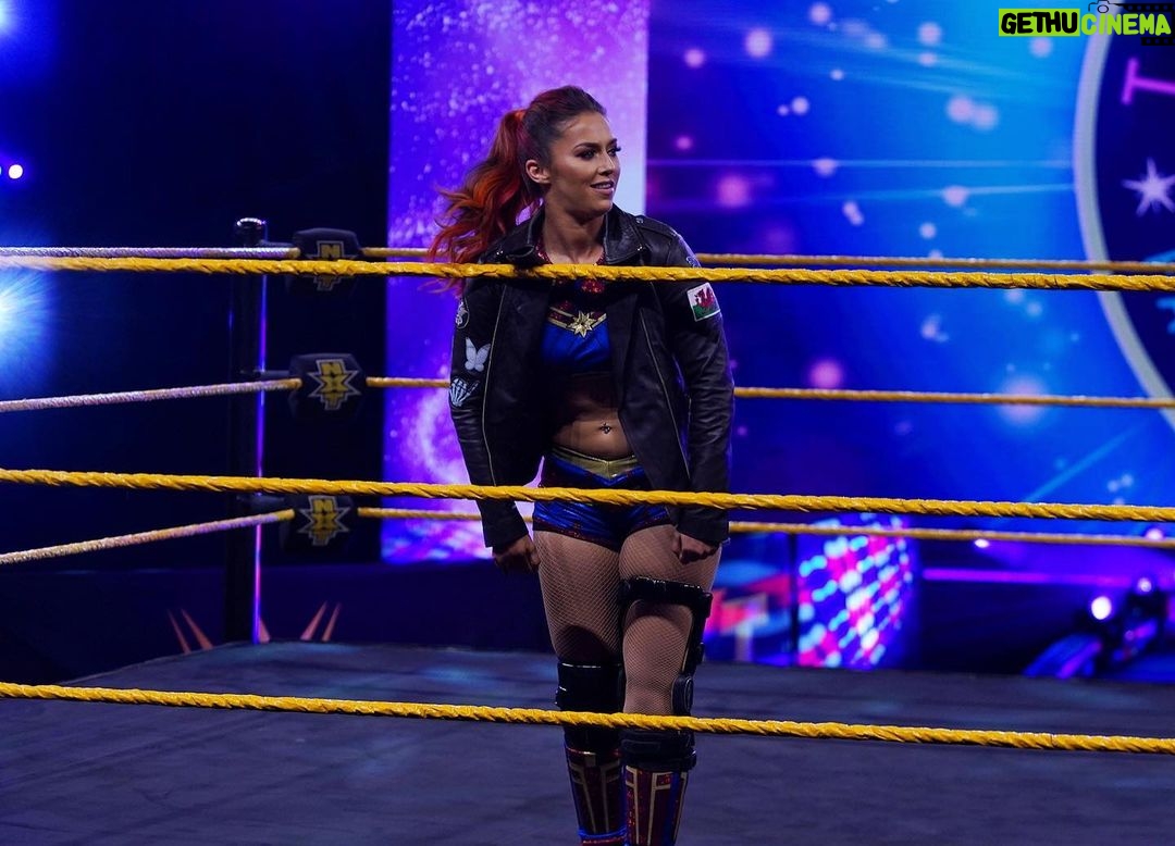 Steffanie Newell - 21.5K Likes - “When my shadow barges in, You never questioned why she is here” 💫⚡️ #FasterStrongerShinier