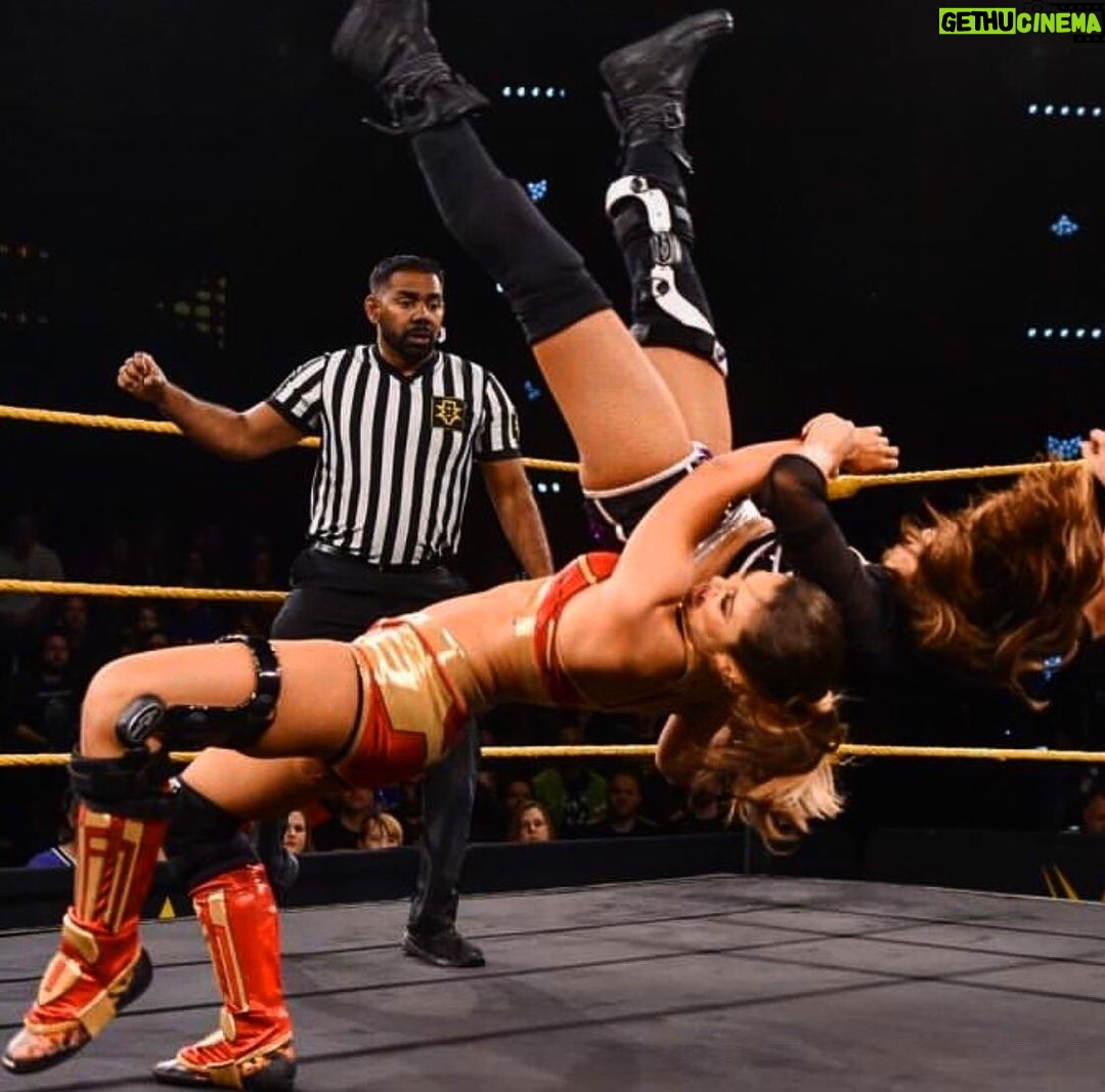 Steffanie Newell Instagram - ....2 days! #FasterStrongerShinier #LadyKane ✨⚡️🔥