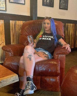 Steffanie Newell Instagram - …and I’m all out of beer 🍺