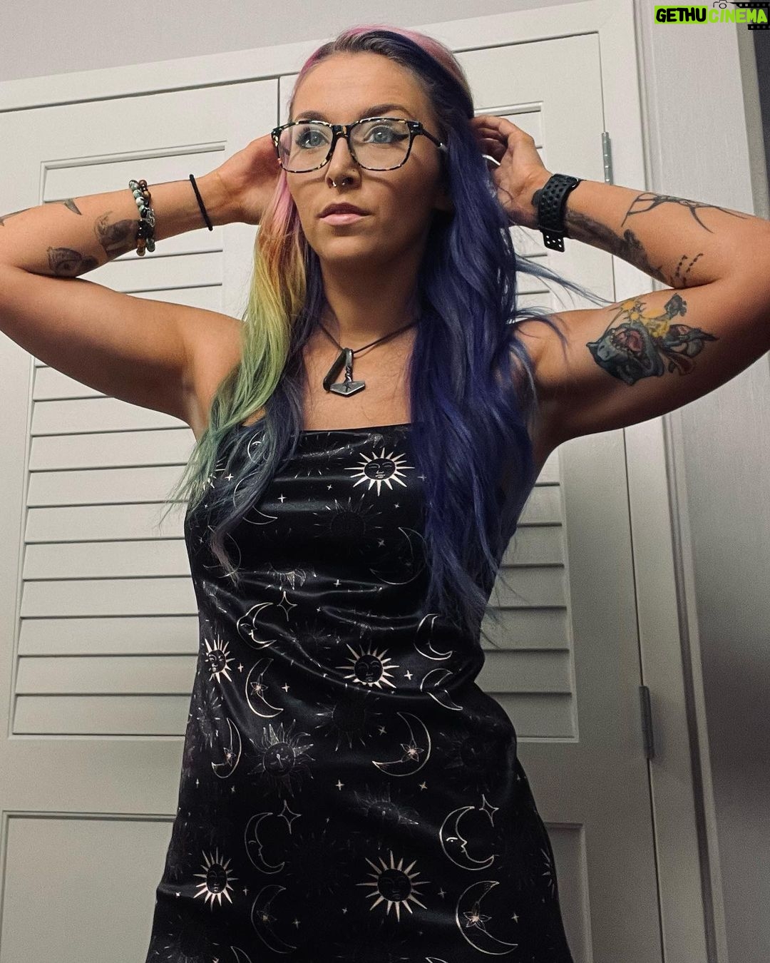 Steffanie Newell - 18.1K Likes - 🌙✨