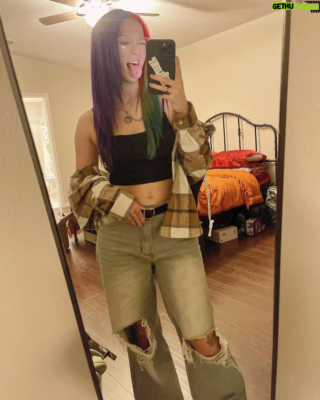 Steffanie Newell - 16.2K Likes - it's all fun and games until someone gets f***** up🎶