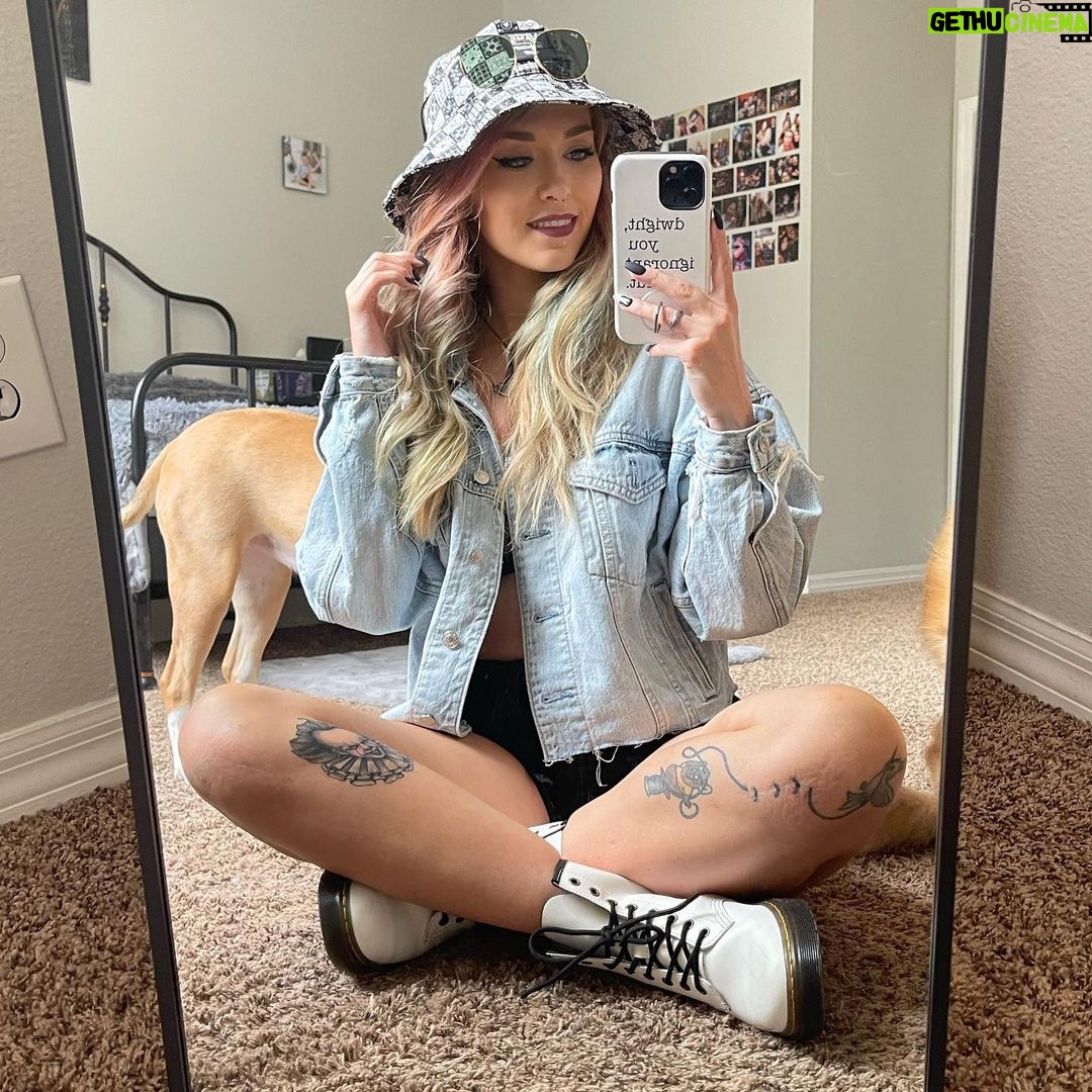 Steffanie Newell - 21.1K Likes - Beep beep, Richie 🎈