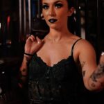 Steffanie Newell Instagram - 🎶Make you want, make you hurt, make you plead 🎶 HMU - @themickeyfitzpatrick 📸 - @viewsfromsant MVP Arena