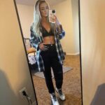 Steffanie Newell Instagram - 🖤🤍