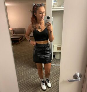 Steffanie Newell Instagram - I'm a lowlife living the slow life🎶🖤🤍