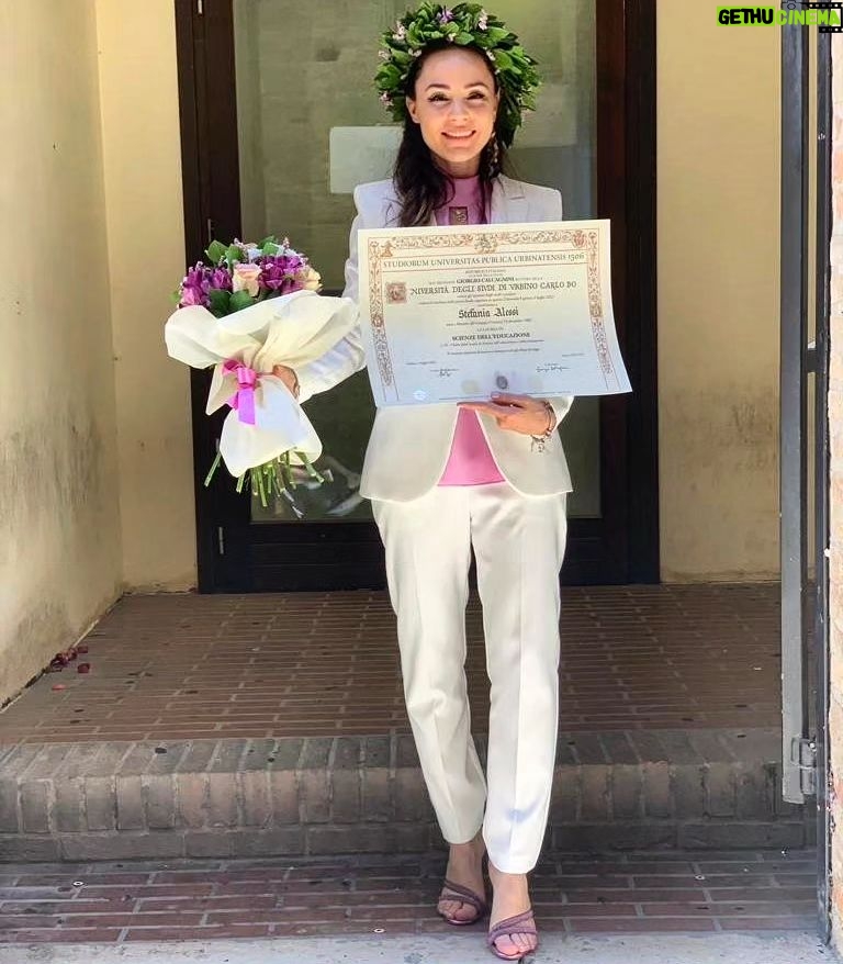 Stephanie Instagram - 3/07/2023 Dottoressa in SCIENZE DELL'EDUCAZIONE 107/110 👩🏻‍🎓 @uniurbit #graduation #laurea #scienzedelleducazione #proud #mum Palazzo Albani, Urbino
