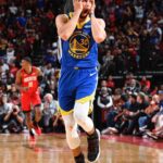 Stephen Curry Instagram – The fellas won some road games 🙌🏽 
Back to the Bay #dubnation