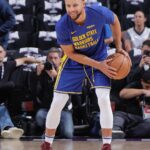 Stephen Curry Instagram – The fellas won some road games 🙌🏽 
Back to the Bay #dubnation