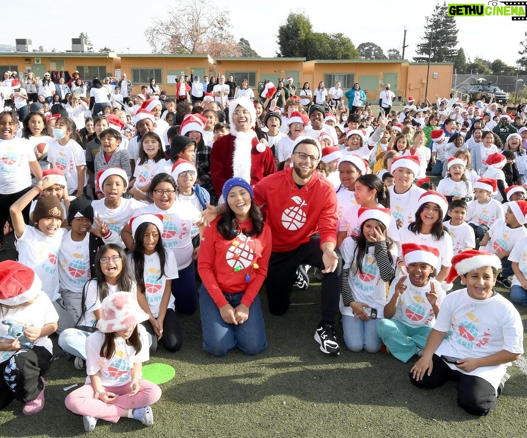 Stephen Curry Instagram - We celebrated our 11th annual Christmas with the Currys🎄by bringing the joy of reading to all 17,000 elementary school students in the Oakland Unified School District—delivering beautiful gift boxes of books to 49 schools. That’s 85,000 books total!📚 We also made an extra special delivery to 800 students at OUSD's Manzanita Campus, with the help of our village of volunteers and partners. Students received gift boxes of books, backpacks, and other holiday treats. Plus, we announced that Manzanita will be the first of eight @ousdnews campuses to get a revitalized schoolyard in 2024 in partnership with @eatlearnplay and @kaboom! 🎉 Thank you to the dedicated community of partners and volunteers who supported this year’s #ChristmaswiththeCurrys including @workday, @currybrand, @underarmour, @chase, @literatikids, @rakuten, and @warriors. 📷 @noahgphotos/@gettyimages
