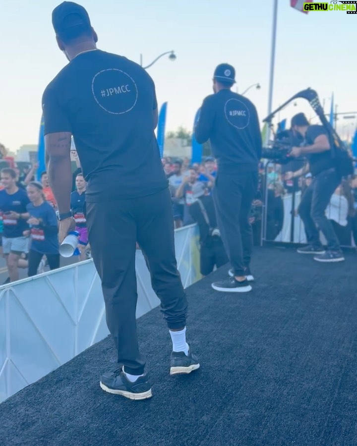 Stephen Curry Instagram - Year 37 in San Francisco of the @jpmorgan Corporate Challenge with my guy @justtrain . This one was incredibly special for @ayeshacurry and I as @eatlearnplay was this year’s beneficiary. Shout out to the 5,000+ #JPMCC Bay Area participants who showed out, and @chase for hosting minority entrepreneurs around wellness! It’s always a pleasure being a #ChasePartner and seeing the impact we make together.