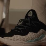 Stephen Curry Instagram - You won’t want to take ‘em off , cop a pair @currybrand 🙌🏽🔥