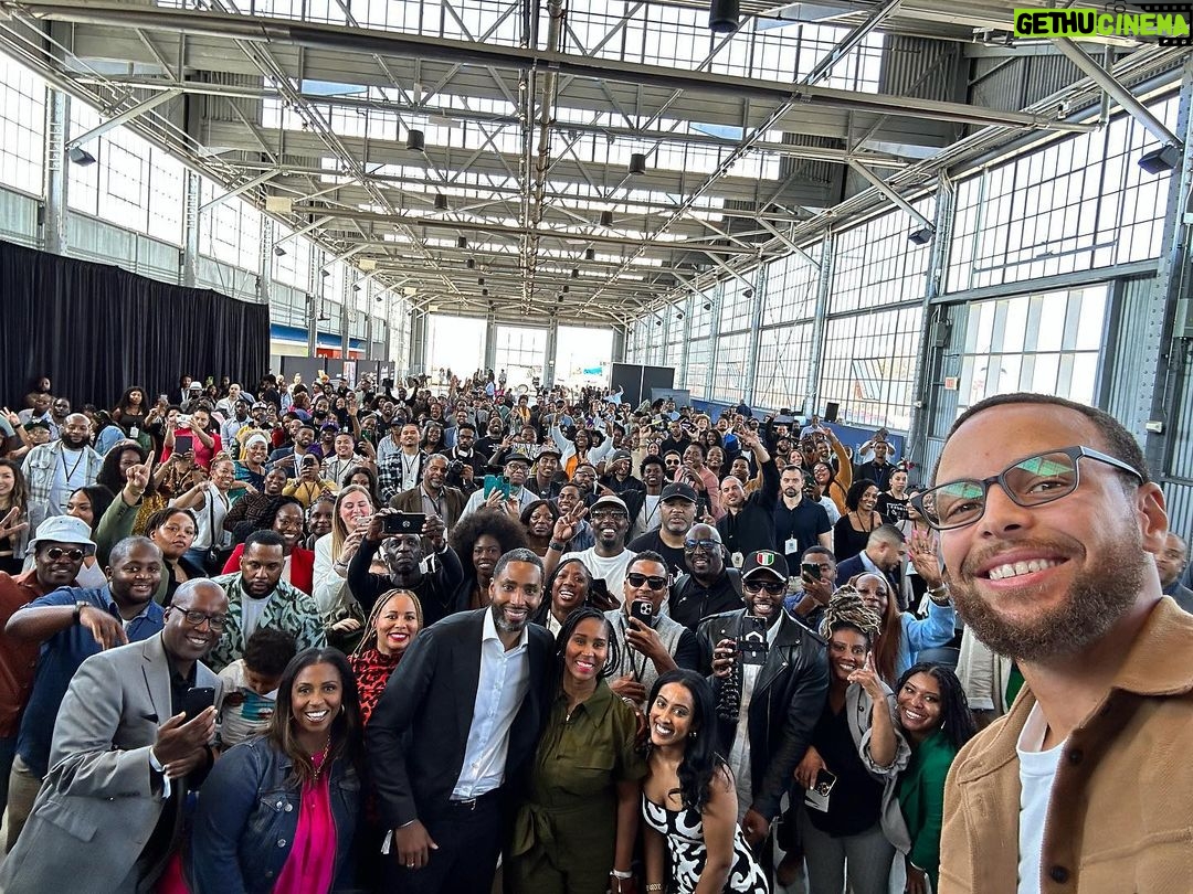 Stephen Curry Instagram - An honor to speak at @jpmorgan @chase's 1st Advancing Black Wealth Tour in Oakland! Joining members of our Bay Area community, it was such an enlightening experience discussing everything from the racial wealth gap, the world of venture capitalism and much more. It's conversations like this that are needed! #ChasePartner