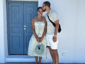 Stephen Curry Instagram - My Woman. I Love you more than you know. I’m thankful for every experience we have shared together. The highs, the lows, the ways life has brought us closer together through it all. God continues to bless us. You have brought me so much joy and happiness from day 1. Let’s keep going. More! I love you! #12 @ayeshacurry July 30, 2011 ➡️ July 30, 2023