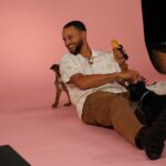Stephen Curry Instagram - Had a phenomenal time with @buzzfeed and some friends for The Puppy Interview! 🐶 Thanks for having me 🙌🏽 https://www.youtube.com/watch?v=_1Su2tUDvfY
