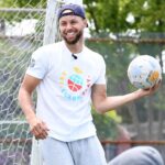 Stephen Curry Instagram - Amazing vibes in The Town with @carmax, Eat. Learn. Play. and our youth development partner, @oaklandgenesis!! Had a blast on the field at Elmhurst United Middle School with our incredible @eatlearnplay bus, giving out books, meals and having fun all at the same time 🚌🙌🏽 #CarMaxPartner