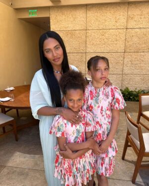 Stephen Curry Instagram - RR+C Don’t know how lucky we all are to have Mommy holding us down. Always! We Love you to the moon and back. Thank you for the unconditional love you pour into our babies @ayeshacurry #mothersday