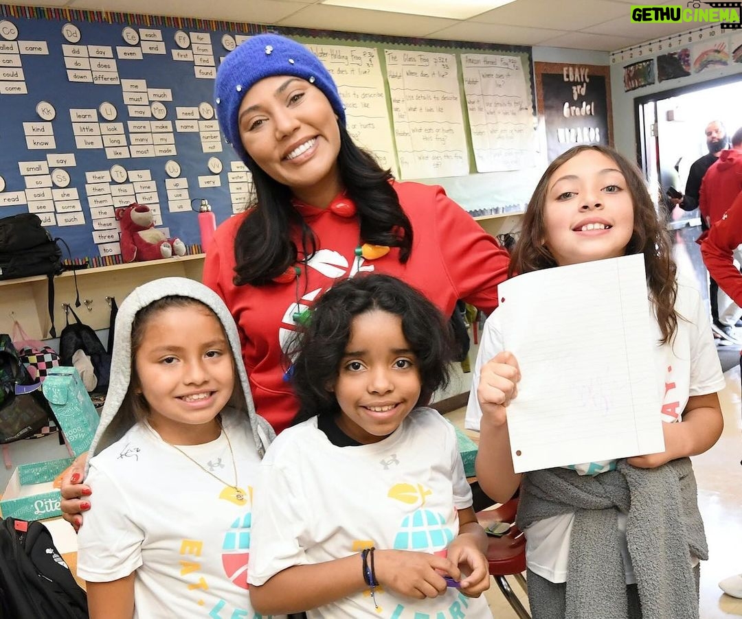 Stephen Curry Instagram - We celebrated our 11th annual Christmas with the Currys🎄by bringing the joy of reading to all 17,000 elementary school students in the Oakland Unified School District—delivering beautiful gift boxes of books to 49 schools. That’s 85,000 books total!📚 We also made an extra special delivery to 800 students at OUSD's Manzanita Campus, with the help of our village of volunteers and partners. Students received gift boxes of books, backpacks, and other holiday treats. Plus, we announced that Manzanita will be the first of eight @ousdnews campuses to get a revitalized schoolyard in 2024 in partnership with @eatlearnplay and @kaboom! 🎉 Thank you to the dedicated community of partners and volunteers who supported this year’s #ChristmaswiththeCurrys including @workday, @currybrand, @underarmour, @chase, @literatikids, @rakuten, and @warriors. 📷 @noahgphotos/@gettyimages