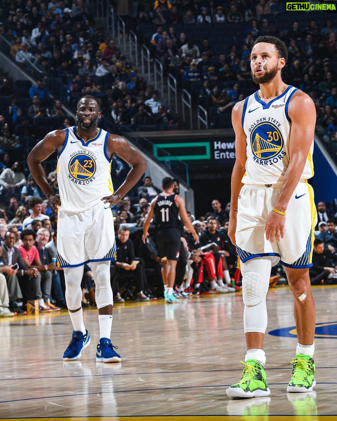 Stephen Curry Instagram - Onward & upward! Appreciating the moments 🙌🏽