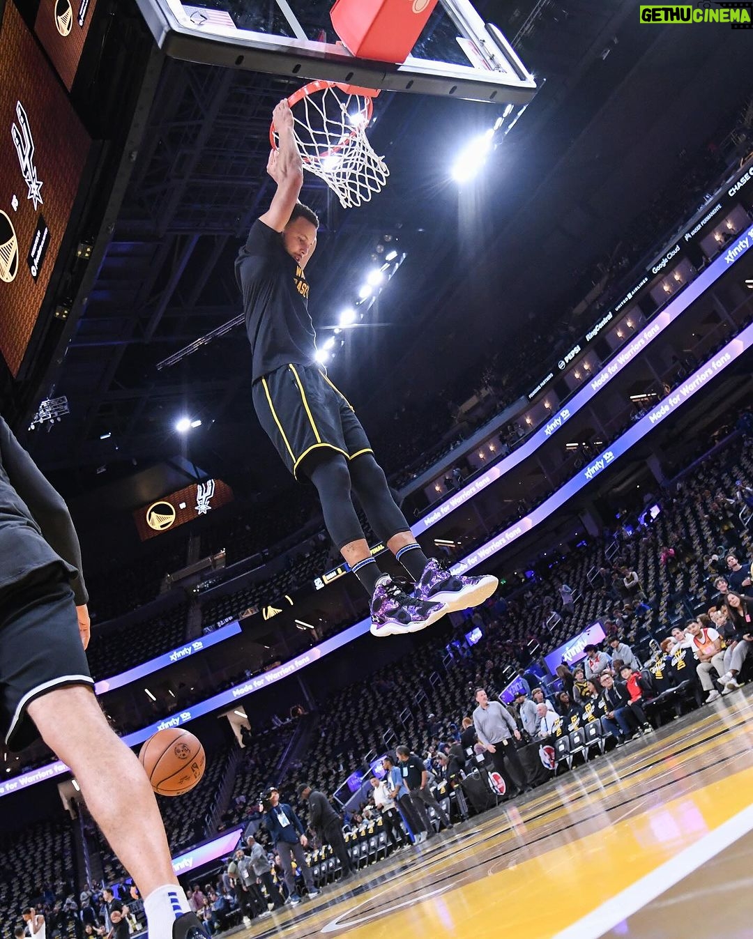 Stephen Curry Instagram - Onward & upward! Appreciating the moments 🙌🏽