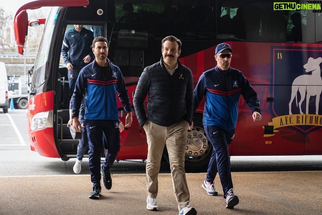 Stephen Manas Instagram - Γpisode 4 of Ted Lasso is out now ! Directed by @d_ekaragha17 ππ₯ Written by @mrbrettgoldstein π₯π Beautiful and Lovely episode with ... some spices ... π Watch it on @appletvplus . . . #tedlasso #appletvplus #comedy