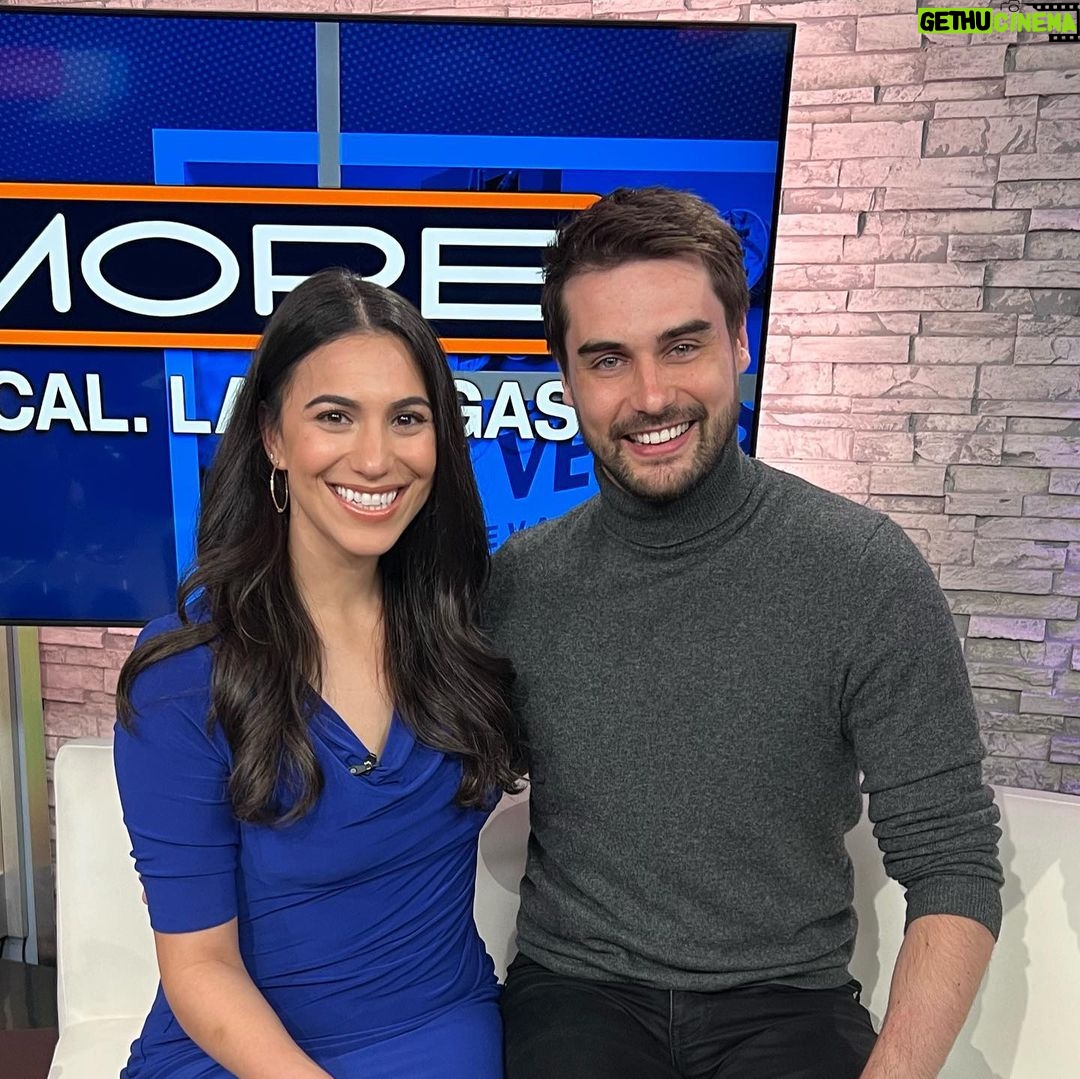 Stephen Manas Instagram - Great way to start the day ! Beautiful moment hosted by @alyssadeitsch Thanks to @fox5vegas for receiving me ☺️🙏 Stay connected for Ted Lasso's sequel :) . . . #tedlasso #interview #tv Las Vegas, Nevada