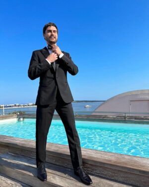 Stephen Manas Instagram - Absolutely Fantastic and Incredible Experience 

Before the red carpet in Cannes for the movie #clubzero directed by Jessica Hausner

Un grand merci à 

Jewels @boucheron 
@dior @diorbeauty 
@kering_official 
#suitediorcannes 
Costume / Shoes @berluti 

Team
@tristannoumea #tlnconsulting
@philippeuter 
MUA @jamiecoombesmua 
Hair @stephendelahaye 

#stephenmanas 🕉️ #believe