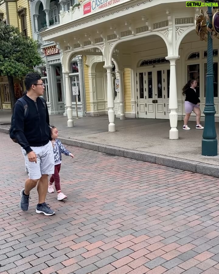 Stephen Manas Instagram - Amazing moment at @disneylandparis Never gets old .. ❤️ (Except that music that gets stuck all day .. don't start with Small World attraction 😂 Thank you Disney for having me !! How good is this one compared to others ?? I just know the Paris one :)) . . . #disneylandparismagic #disneyparis Disneyland Paris