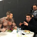 Steve Blackman Instagram - Leave me alone! I’m eating! @umbrellaacad @netflix