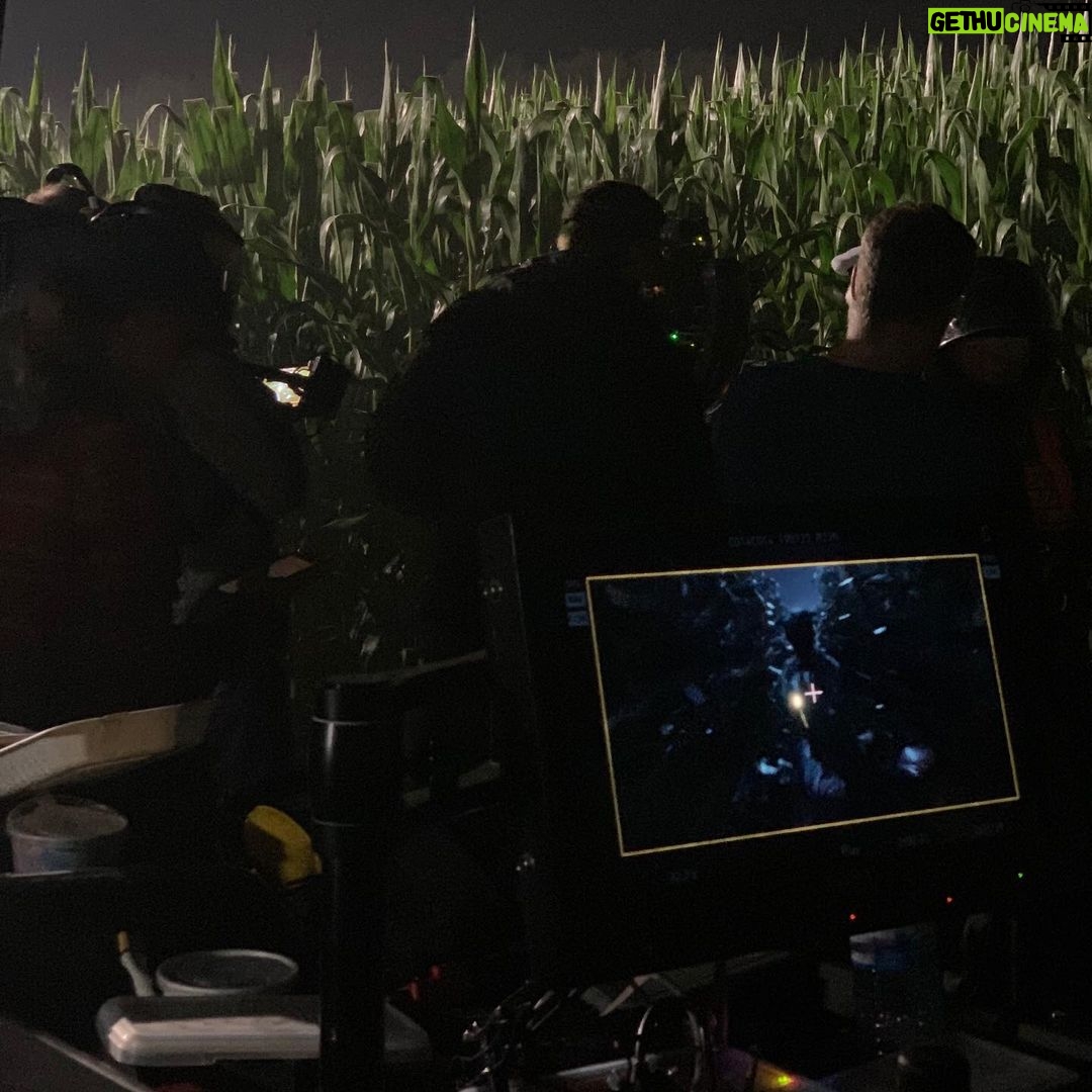Steve Blackman Instagram - Getting ready for @ellenpage to run through our corn field grown just for this shoot (when we were done, corn was turned into feed. Nothing was wasted!) @umbrellaacad @netflix
