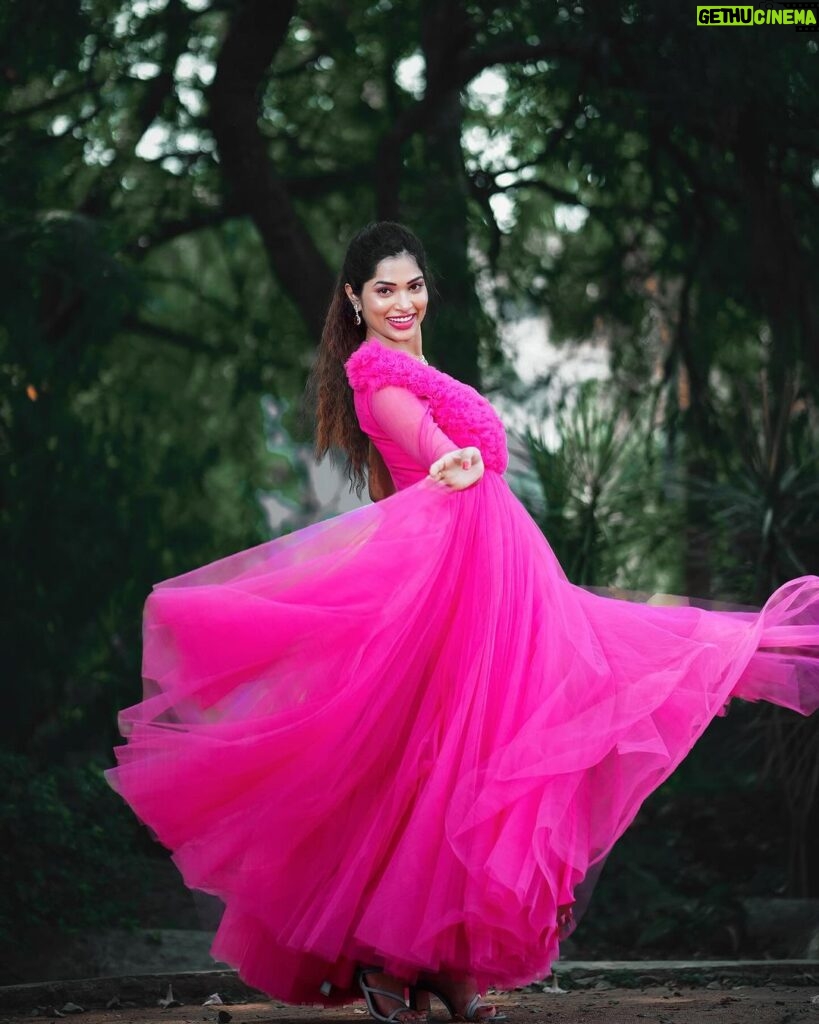 Subhashree Rayaguru Instagram - Pink Vibes Only!🦄🩷 Intaki Most Awaited Daawat On Starmaa Chusara?! 👀 Styled by:- @harinireddym Outfit:- @ambica_vadla Jewellery:- @fashioncurvee #subbu #subhashree #biggboss7 #biggboss7telugu #pink #teluguactress #tamilactress #happynewyear2024 #newyearseve #starmaa