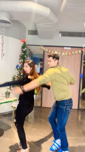 Subhashree Rayaguru Instagram - Merry Christmas!🎅⛄️🎄 @princeyawar 🥳
V.C : @wasim_5076 

#merrychristmas #prince #princeyawar #subbu #subhashree #biggboss #biggboss7telugu #teluguactors #biggboss7telugutrolls #bb7telugu #trending #merrychristmas2023