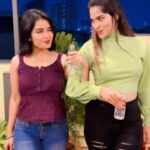 Subhashree Rayaguru Instagram - Stay Hydrated 😂🍹 @priyankamjain___0207 🤍 #subbu #priyankajain #subhashree #piyu #candid #stayhyderated #happygirls #biggbossqueen #women #biggboss7 #biggboss7telugu