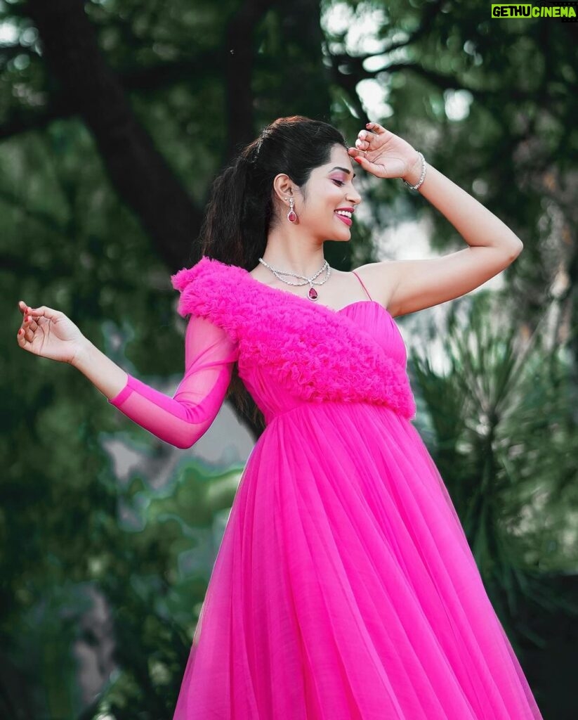 Subhashree Rayaguru Instagram - Pink Vibes Only!🦄🩷 Intaki Most Awaited Daawat On Starmaa Chusara?! 👀 Styled by:- @harinireddym Outfit:- @ambica_vadla Jewellery:- @fashioncurvee #subbu #subhashree #biggboss7 #biggboss7telugu #pink #teluguactress #tamilactress #happynewyear2024 #newyearseve #starmaa