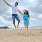 Sugandha Mishra Instagram - 💙🤍Us 💙🤍 #swipeleft . . . #momtobe #babyonboard #love #blessed #vibe #babymoon #goa #sugandhamishra #drsanketbhosale