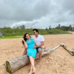 Sugandha Mishra Instagram - 💙🤍Us 💙🤍 #swipeleft . . . #momtobe #babyonboard #love #blessed #vibe #babymoon #goa #sugandhamishra #drsanketbhosale