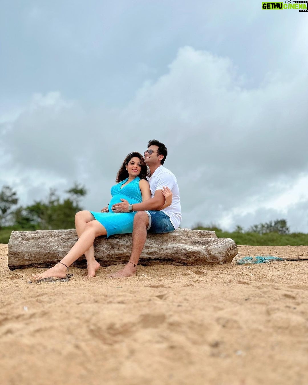 Sugandha Mishra Instagram - 💙🤍Us 💙🤍 #swipeleft . . . #momtobe #babyonboard #love #blessed #vibe #babymoon #goa #sugandhamishra #drsanketbhosale
