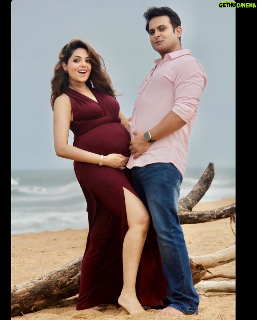 Sugandha Mishra Instagram - 🫶The Best Is Yet To Come...Cant Wait To Meet Our New Addition🥳 kindly keep ur Love & Blessings on🙏🏻 ♾️🧿😍 . . #swipeleft #babyontheway #blessed #love #sugandhamishra #drsanketbhosale #wearepregnant
