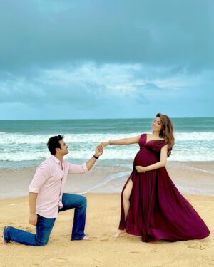 Sugandha Mishra Instagram - 🫶The Best Is Yet To Come...Cant Wait To Meet Our New Addition🥳
kindly keep ur Love & Blessings on🙏🏻 ♾️🧿😍
.
.
#swipeleft #babyontheway #blessed #love #sugandhamishra #drsanketbhosale #wearepregnant
