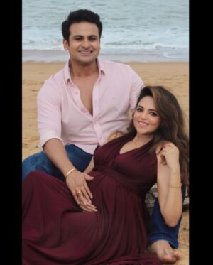 Sugandha Mishra Instagram - 🫶The Best Is Yet To Come...Cant Wait To Meet Our New Addition🥳
kindly keep ur Love & Blessings on🙏🏻 ♾️🧿😍
.
.
#swipeleft #babyontheway #blessed #love #sugandhamishra #drsanketbhosale #wearepregnant