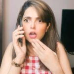Sugandha Mishra Instagram - C.I.D Wife 🤣Watch till the End #pakdagaya #lol #omg #phone #husbandwife #couple #powercouple #suket #trending #viralvideos #funnyvideos Mumbai, Maharashtra