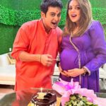 Sugandha Mishra Instagram - Love.. Light & Happinesses 🪔 . #swipeleft #hapydiwali #momtobe #festive #decor #homedecor #wow #baby #flowers #sugandhamishra #drsanketbhosale #love #us #celebration #family #blessed Mumbai, Maharashtra