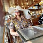Sugandha Mishra Instagram – Relaxing Beach Vibe
.
.
 #swipeleft #babymooning #babymoon #momtobe #beach #beachvibes #sugandhamishra
