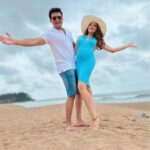 Sugandha Mishra Instagram - 💙🤍Us 💙🤍 #swipeleft . . . #momtobe #babyonboard #love #blessed #vibe #babymoon #goa #sugandhamishra #drsanketbhosale