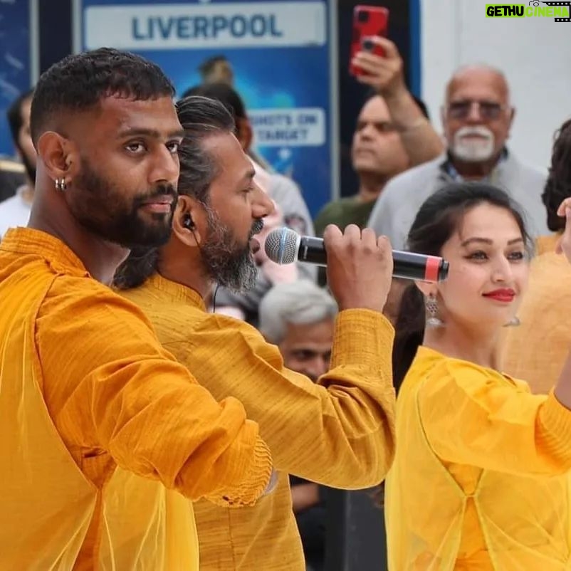 Suhani Dhanki Instagram - Before summer ends π Snapped by John @johnlooksattheworld and Thom Seaman @thom76a during @srishtidancecreations production 'Bells, Beats and Banter' performed at Anhad - Outdoor Contemporary South Asian Arts Festival in London organised by @mirakaushik @manch_uk Had an absolute blast (as you can see) dancing with amazing artists @jainamodasia1 @dancingdivyaravi @mithun.gill @tablaboxing @the_flute_guy @yadavyadavan thank you @ninarajarani Missed @abiramikathak London, United Kingdom