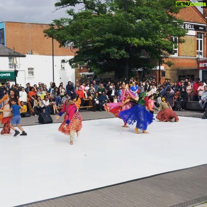 Suhani Dhanki Instagram - Last week, amidst betting outlets and fish shops, an oasis of South Asian classical & contemporary arts - Anhad Festival - sprung up in @bellsquareldn, courtesy of the brilliant @mirakaushik. Passing audiences, strangers and friends were treated to the best South Asian arts & artists- everything from traditional Kathak & Bharatanatyam to Yakshagana, Mohiniattam, Sufi music, Bollywood dance, poetry, puppetry & even opera! Ever so grateful to have played a small part in the event as MC with the wonderful @suhani8 and @kathakashwini. Sharing just a few of the glimpses I managed to catch through the 7-hour long event but you really need to see it in person to believe it! Highly recommend marking your diaries now for next year - this is the Glastonbury of South Asian arts!! @watermansarts @aceagrams #Anhad #southasianarts #kathak #bharatanatyam #yakshagana #puppets #poetry #music #indianopera #dance #bollywooddance #artsfestival #manchuk #thingstodoinlondon #performingarts