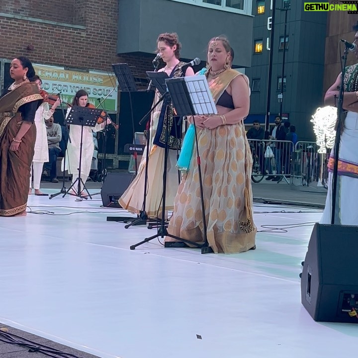 Suhani Dhanki Instagram - Last week, amidst betting outlets and fish shops, an oasis of South Asian classical & contemporary arts - Anhad Festival - sprung up in @bellsquareldn, courtesy of the brilliant @mirakaushik. Passing audiences, strangers and friends were treated to the best South Asian arts & artists- everything from traditional Kathak & Bharatanatyam to Yakshagana, Mohiniattam, Sufi music, Bollywood dance, poetry, puppetry & even opera! Ever so grateful to have played a small part in the event as MC with the wonderful @suhani8 and @kathakashwini. Sharing just a few of the glimpses I managed to catch through the 7-hour long event but you really need to see it in person to believe it! Highly recommend marking your diaries now for next year - this is the Glastonbury of South Asian arts!! @watermansarts @aceagrams #Anhad #southasianarts #kathak #bharatanatyam #yakshagana #puppets #poetry #music #indianopera #dance #bollywooddance #artsfestival #manchuk #thingstodoinlondon #performingarts