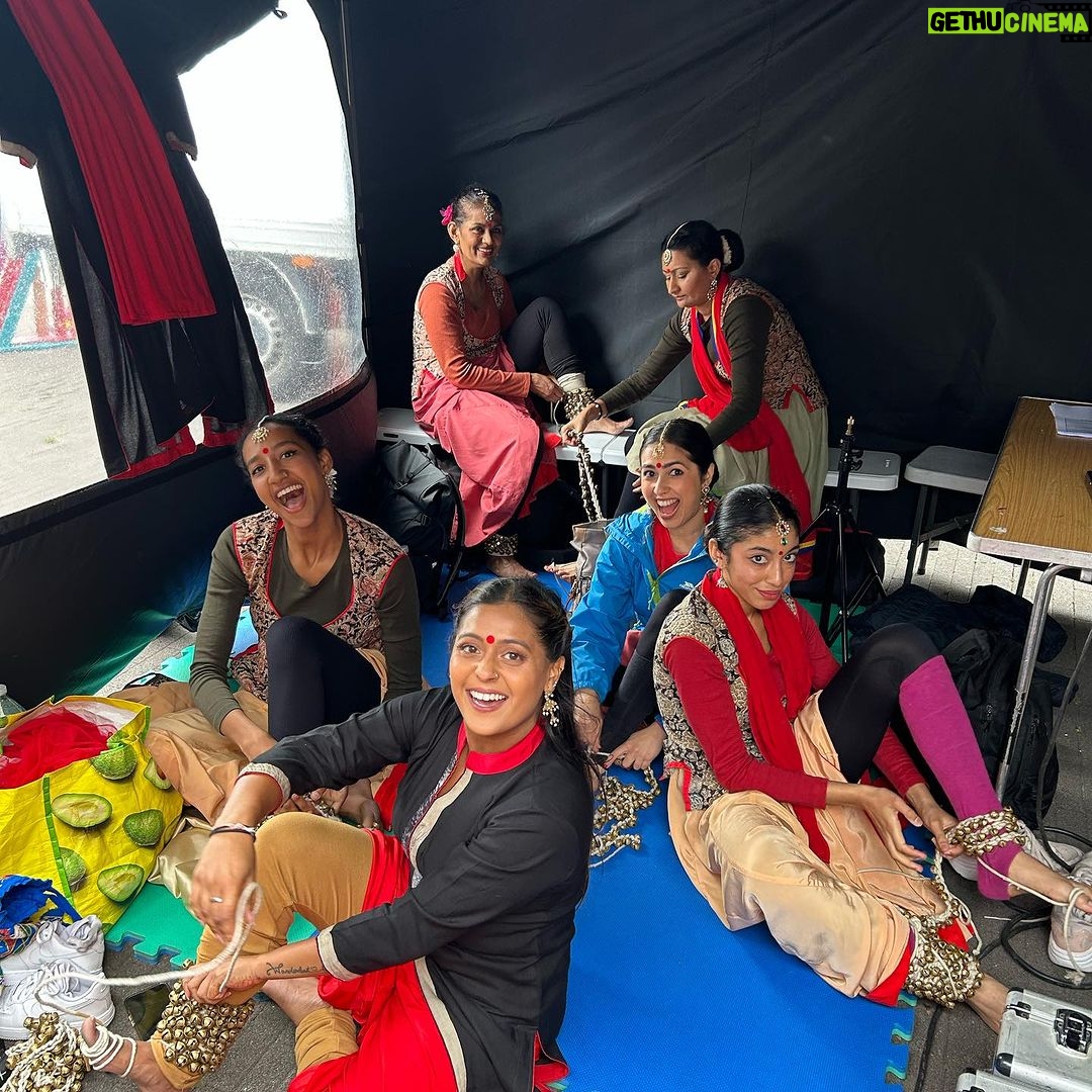 Suhani Dhanki Instagram - Last week, amidst betting outlets and fish shops, an oasis of South Asian classical & contemporary arts - Anhad Festival - sprung up in @bellsquareldn, courtesy of the brilliant @mirakaushik. Passing audiences, strangers and friends were treated to the best South Asian arts & artists- everything from traditional Kathak & Bharatanatyam to Yakshagana, Mohiniattam, Sufi music, Bollywood dance, poetry, puppetry & even opera! Ever so grateful to have played a small part in the event as MC with the wonderful @suhani8 and @kathakashwini. Sharing just a few of the glimpses I managed to catch through the 7-hour long event but you really need to see it in person to believe it! Highly recommend marking your diaries now for next year - this is the Glastonbury of South Asian arts!! @watermansarts @aceagrams #Anhad #southasianarts #kathak #bharatanatyam #yakshagana #puppets #poetry #music #indianopera #dance #bollywooddance #artsfestival #manchuk #thingstodoinlondon #performingarts