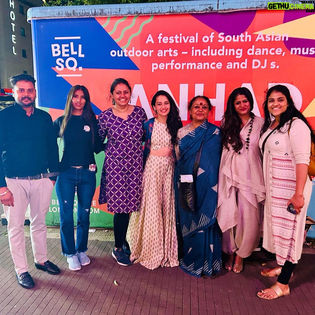 Suhani Dhanki Instagram - Last week, amidst betting outlets and fish shops, an oasis of South Asian classical & contemporary arts - Anhad Festival - sprung up in @bellsquareldn, courtesy of the brilliant @mirakaushik. Passing audiences, strangers and friends were treated to the best South Asian arts & artists- everything from traditional Kathak & Bharatanatyam to Yakshagana, Mohiniattam, Sufi music, Bollywood dance, poetry, puppetry & even opera! Ever so grateful to have played a small part in the event as MC with the wonderful @suhani8 and @kathakashwini. Sharing just a few of the glimpses I managed to catch through the 7-hour long event but you really need to see it in person to believe it! Highly recommend marking your diaries now for next year - this is the Glastonbury of South Asian arts!! @watermansarts @aceagrams #Anhad #southasianarts #kathak #bharatanatyam #yakshagana #puppets #poetry #music #indianopera #dance #bollywooddance #artsfestival #manchuk #thingstodoinlondon #performingarts
