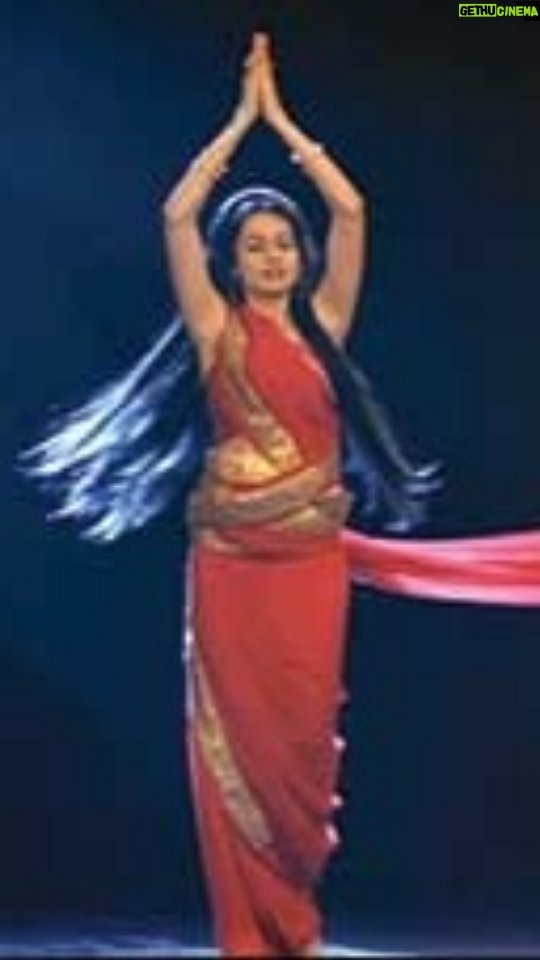 Suhani Dhanki Instagram - 'The Gita Show' - a light, sound and water projection show at Jyotisar Kurukshetra by TRL Rice land @tildarice (to be honest, this video does no justice to how grand they have actually made it. The projection reflects in the water below and there's fountains that have projection too) Most of the opportunities that I've ever got have been through dance, and because of my ever-giving Guru Sandhya Tai. This was yet another beautiful avenue where she was invited to choreograph this grand spectacle, and she gave me the opportunity to work as Draupadi. It was an absolute honour to be directed by my beloved Guruji and brilliant director Atul Tiwari ji @its_the_knownsense My father, my biggest cheerleader, planned a special trip for us earlier this year to Kurukshetra solely to watch this spectacle. And he took this video, uploaded it on youtube himself and 'whatsapp-ed' it to every person he knew ❤️❤️ Miraya watched it all patiently, sitting in my arms, and then said to her nani, 'Mumma crying.. Mumma why crying..' Beyond grateful, every single day for these pillars in my life ❤️ If you're around there, please go watch it. The show, running in English and Hindi, conveys the Gita Saar in a simple and beautiful manner. And you will get to see the Vishwaroopadarshanam in 4D. #Draupadi #Mahabharata #lightandsound #lightandsoundshow #kurukshetra #jyotisar #gita #gitasaar #projection #actor #performer #dancer